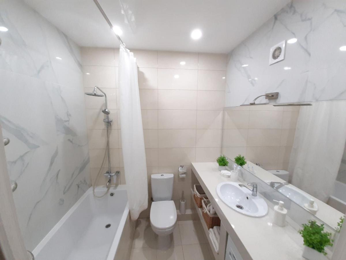 сучасна нова Apartment Lutsk